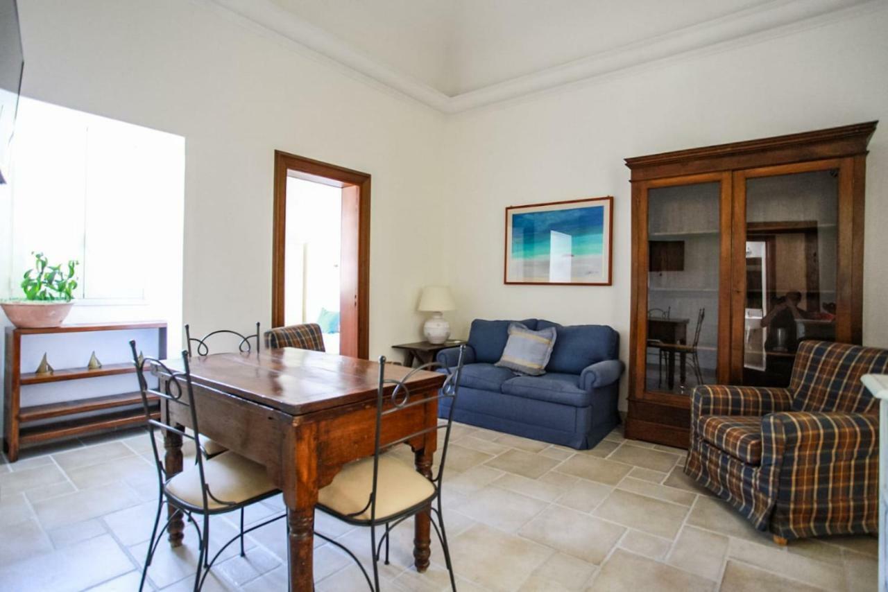 ليتشي Palazzo Candido Suites & Apartments - Sit Apartment المظهر الخارجي الصورة